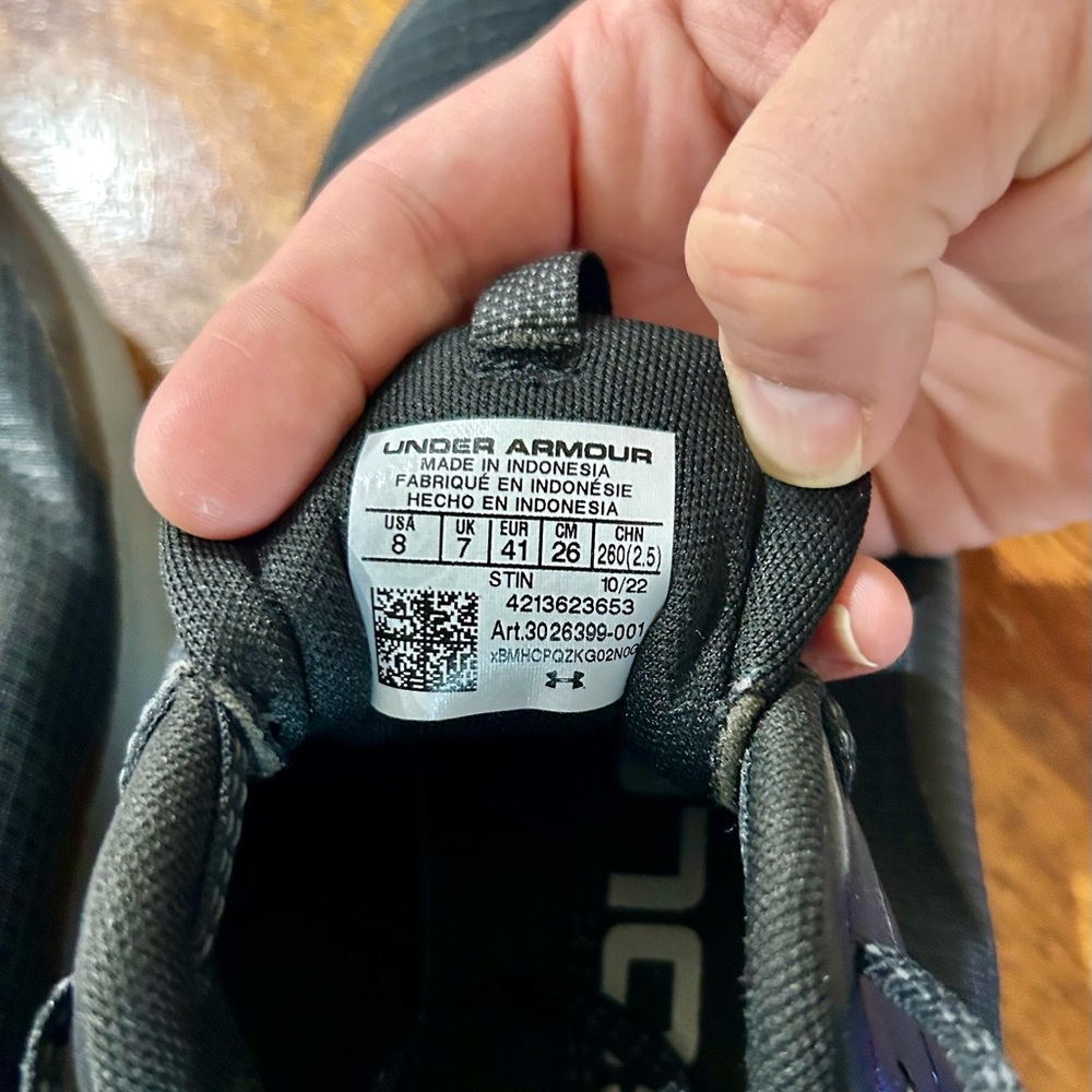 Under Armour Black and Gray spikeless golf Shoes - Picture 6 of 7
